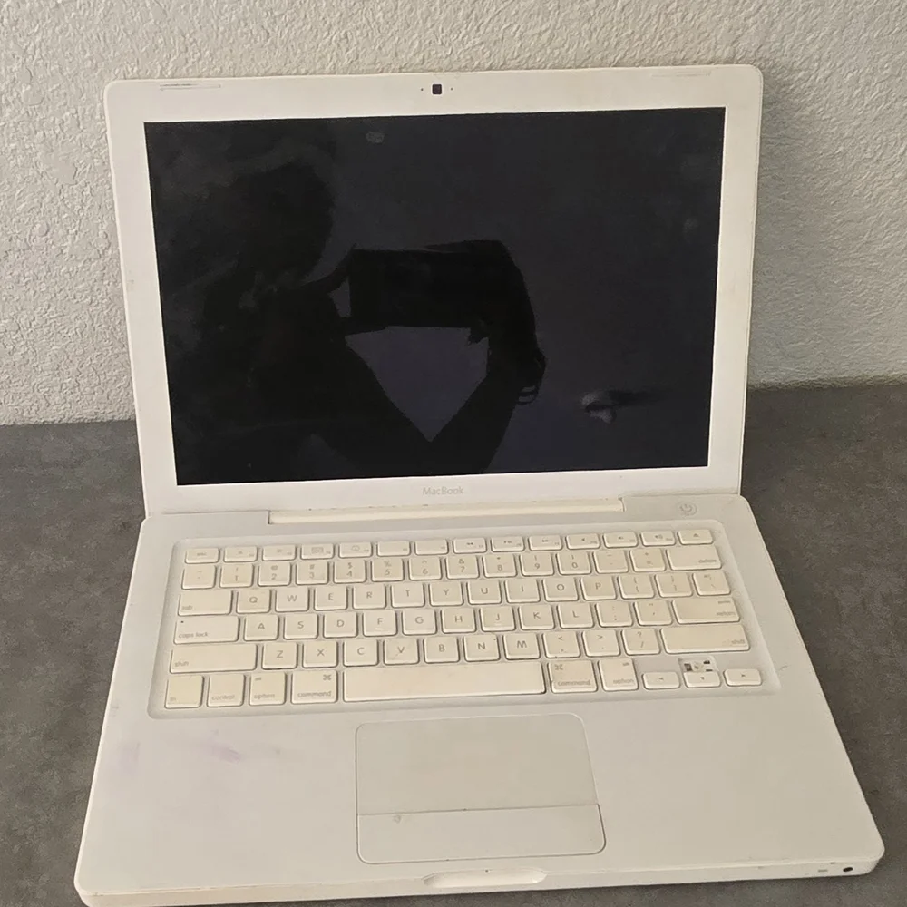 Apple Glossy White Laptop Shell